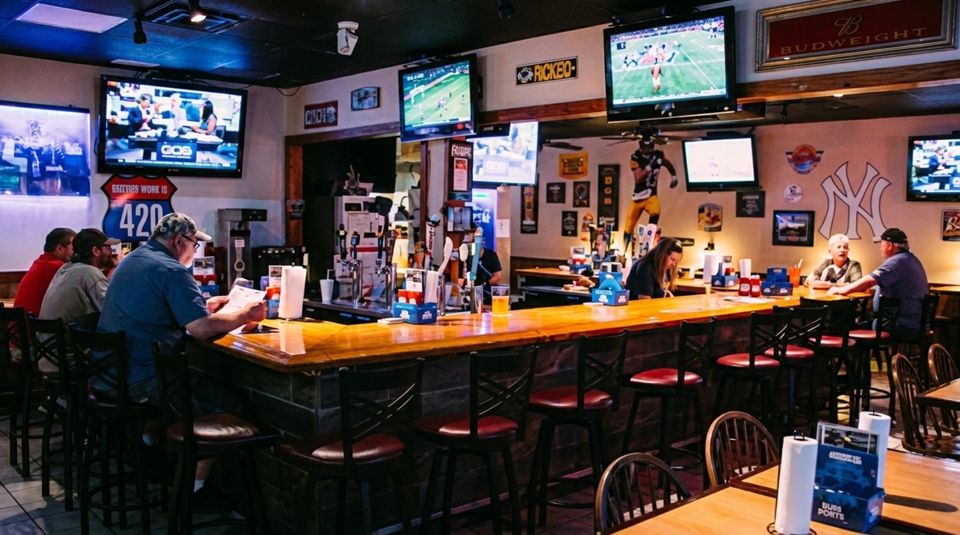 Game Day at Wings-N-Things